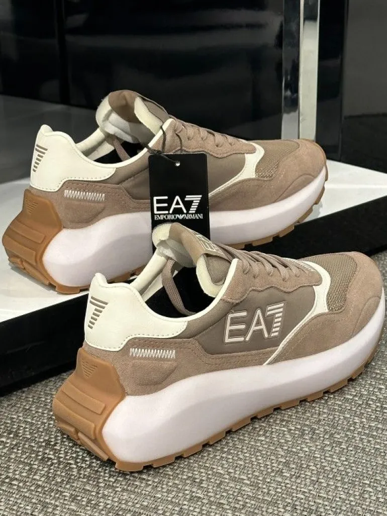 Armani EA7 - Sneakers - Beige