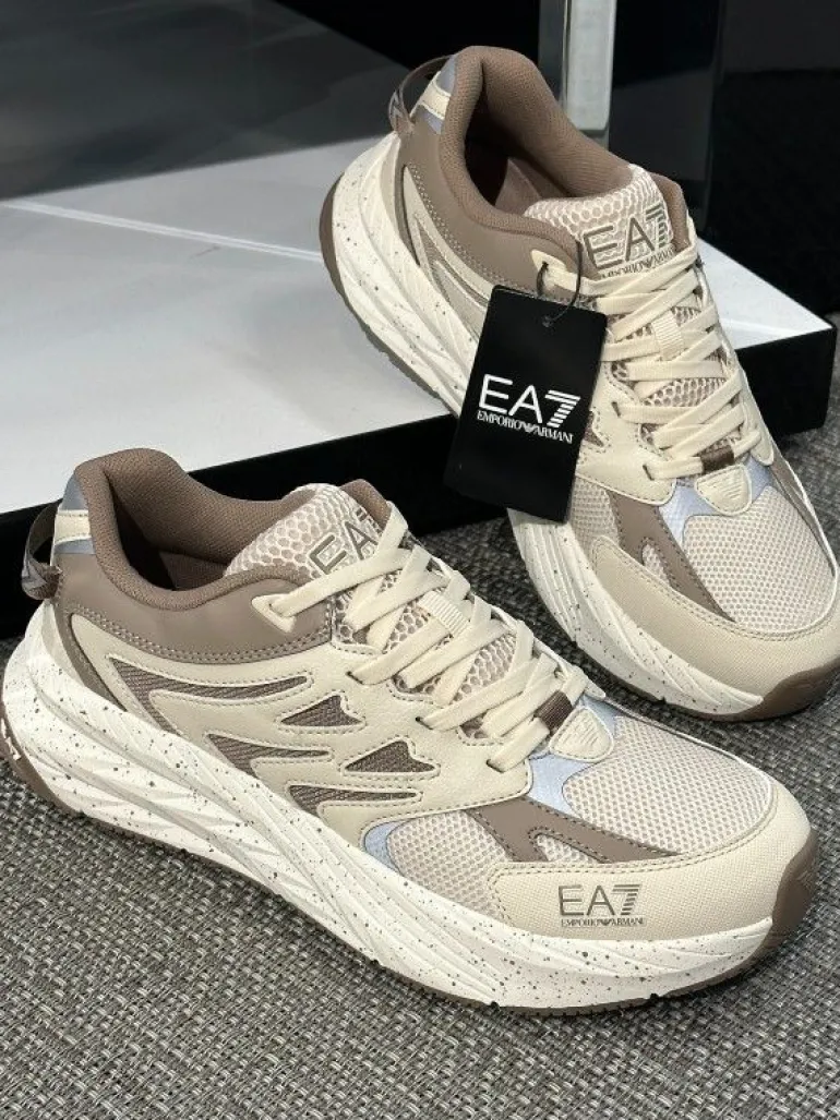 Armani EA7 - Sneakers - Beige