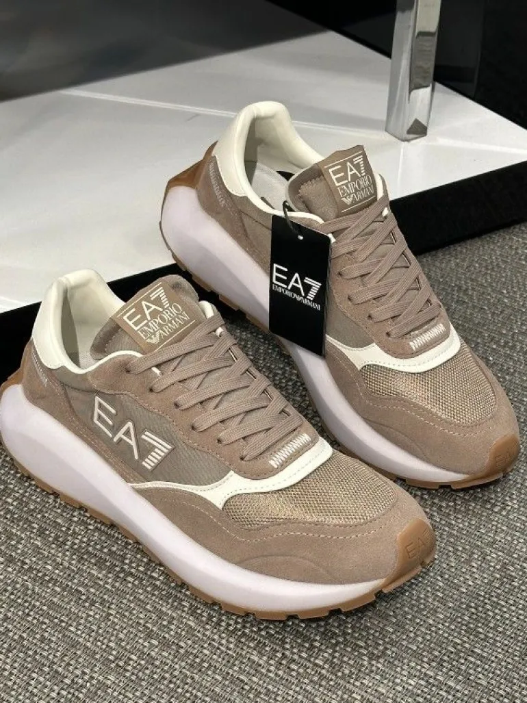 Armani EA7 - Sneakers - Beige
