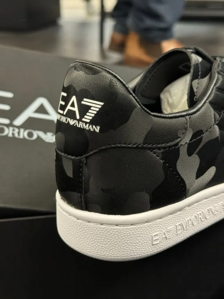 Armani EA7 - Sneakers - Zwart