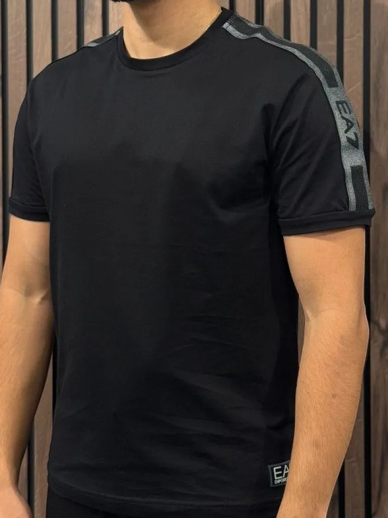Armani EA7 - T-shirt - Zwart