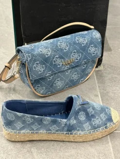 Guess - Cerelia Flap Shoulder Bag - Blauw