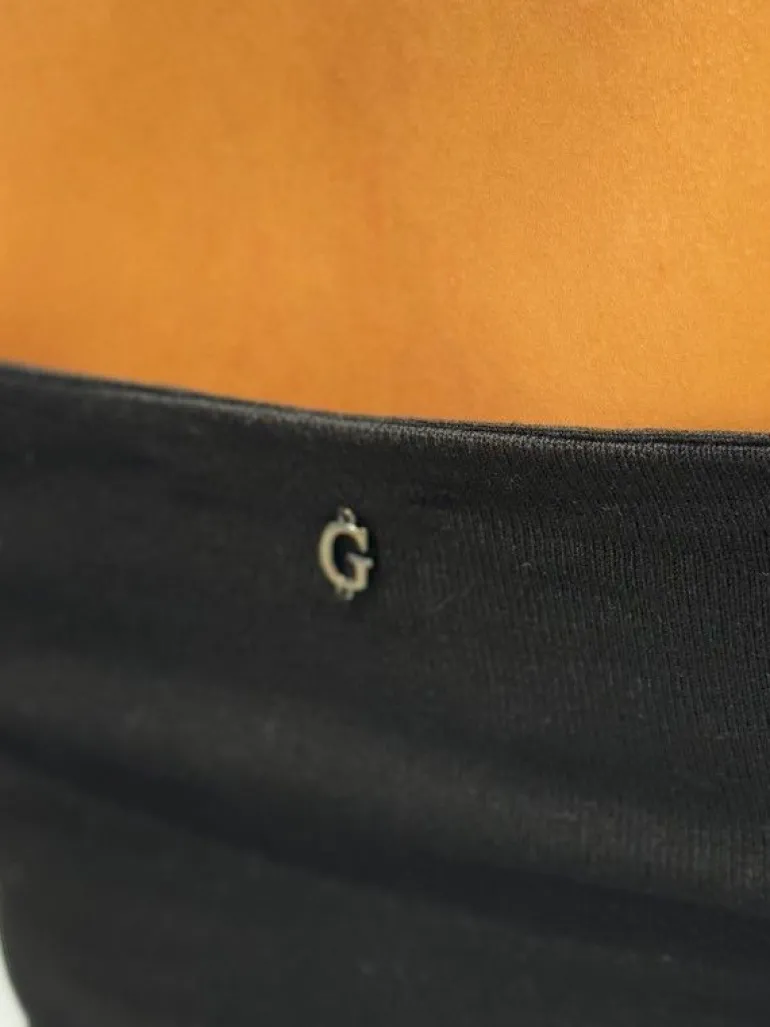 Guess - Khloe Rhinestones Tank Swtr - Zwart