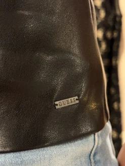 Guess - Sl Violette American Top - Zwart