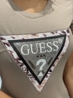 Guess - Ss Cn Cheeta Logo Triangle Tee - Beige