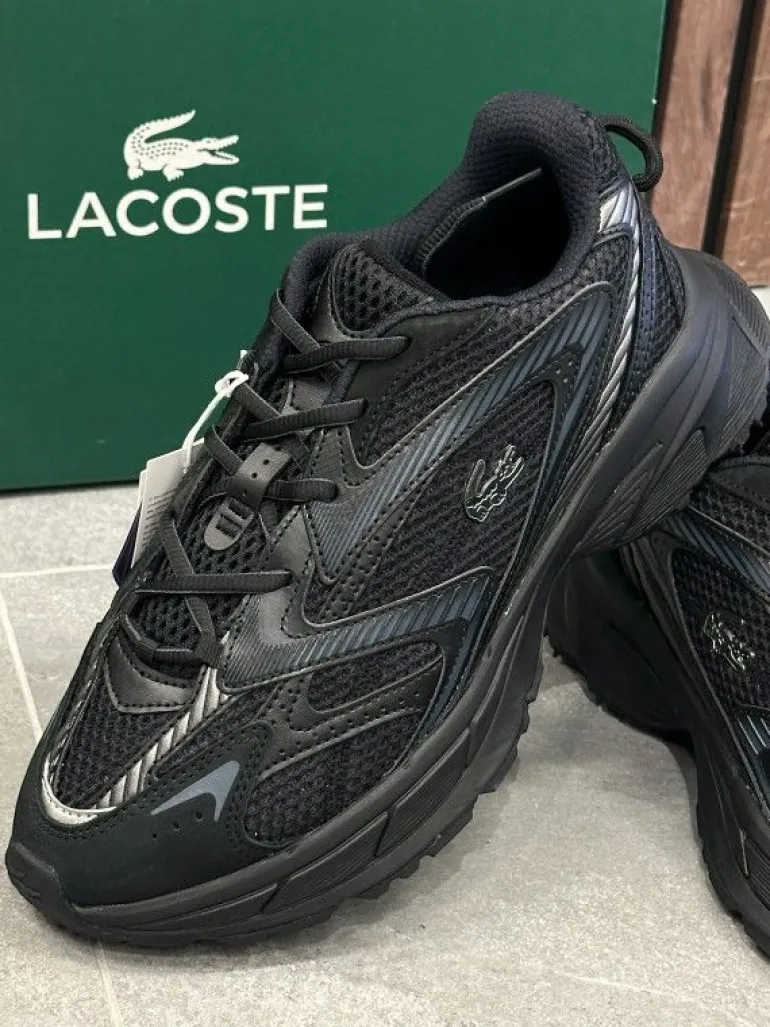 Lacoste - L003 Neo Shot 125 Sneakers - Zwart
