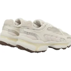 Lacoste - Sneakers - Beige