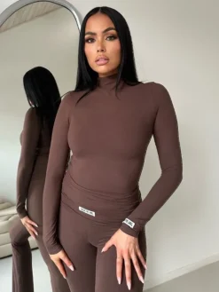 Unique The Label - Kimmy Turtleneck Top - Bruin