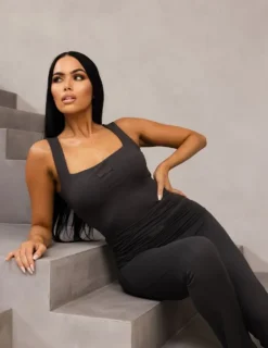 Unique The Label - Noelle Square Neck Top - Grijs